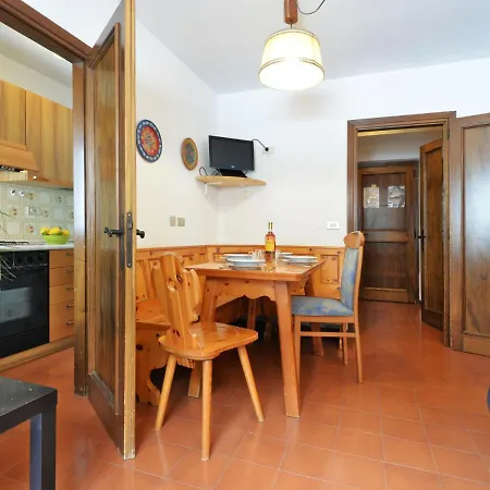 Апартаменты Des Alpes-15 By Interhome